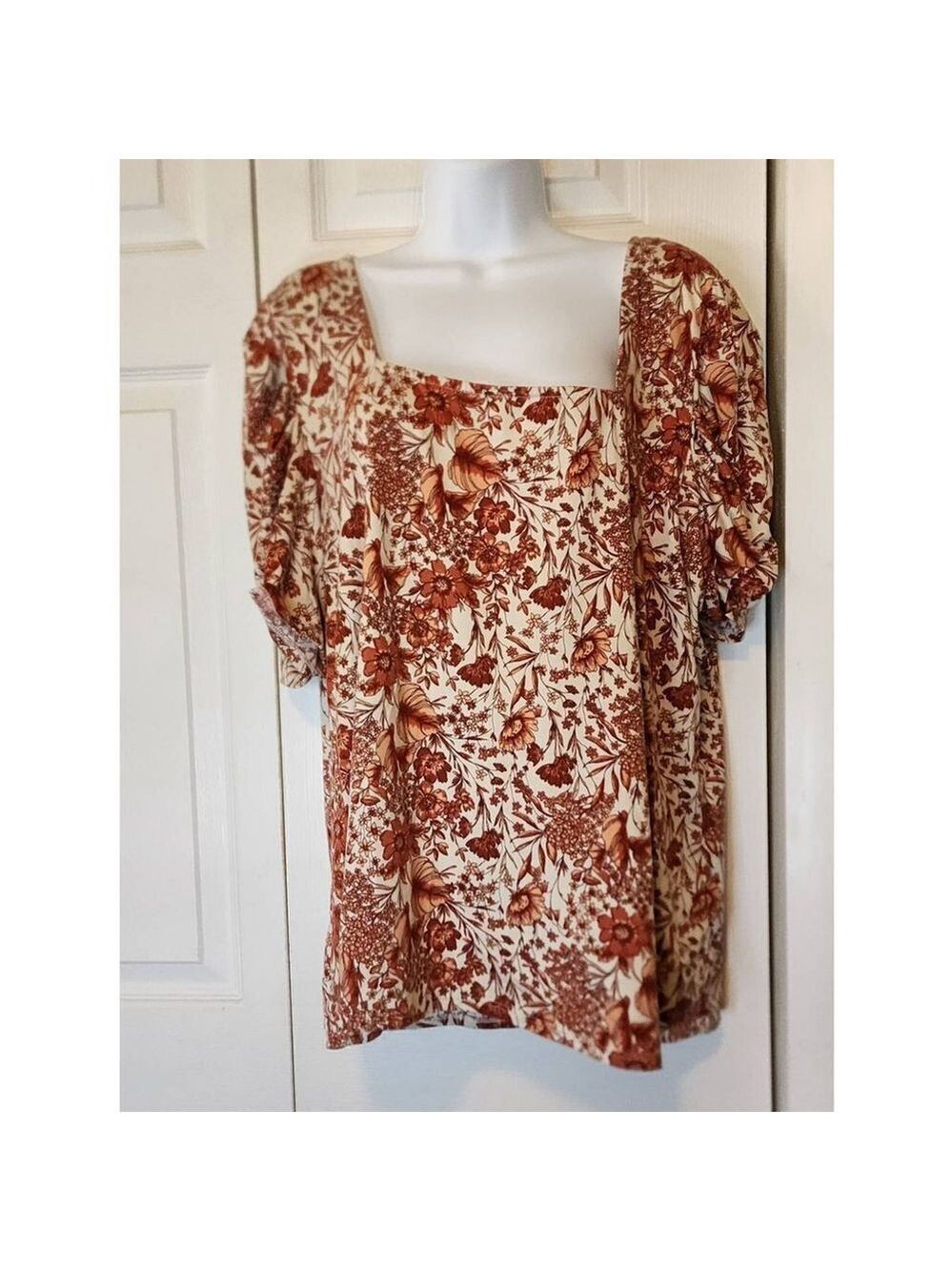 Socialite curvy orange Floral Top